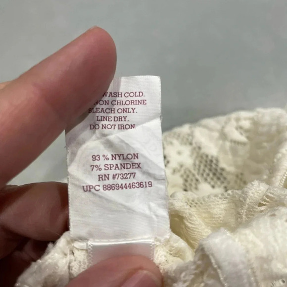 SO Kohls Brand Lace Halter Bra Size Small White 93% Nylon 7% Spandex - Picture 3 of 4